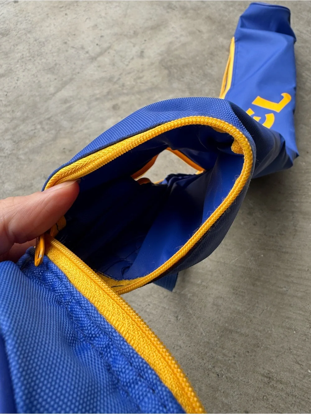 Retro Camel Blue and Yellow 6-Pack Cooler Slim Bag- Beach Pool Picnic Golf